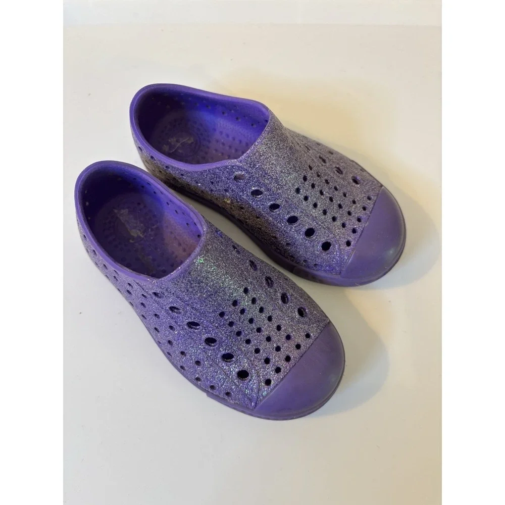 NATIVE Jefferson Purple Sparkly Pool Shoes Kids 7 Water